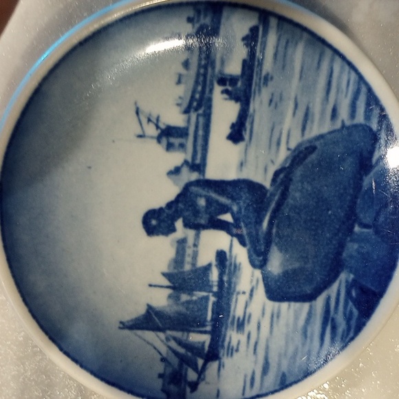 Porcelain Blue & White Plates - Set of 3 - Picture 6 of 6